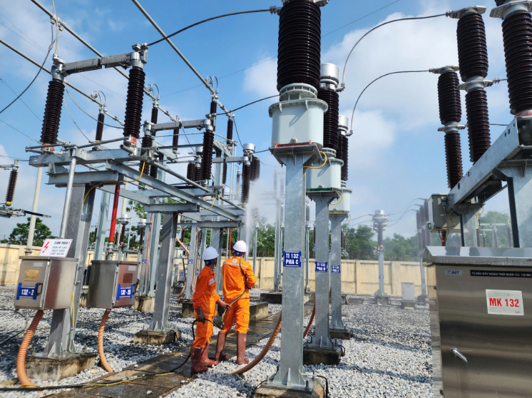 EVNNPC kêu gọi khách hàng tiếp tục tiết kiệm điện giữa đợt nắng nóng gay gắt