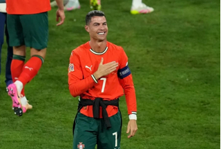 Ronaldo lập kỷ lục mới cùng tuyển Bồ Đào Nha
