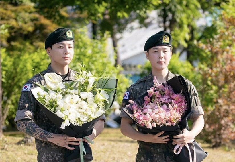 Jimin và Jungkook (BTS) chính thức xuất ngũ, chào đón fan bằng cách 'đặc biệt'