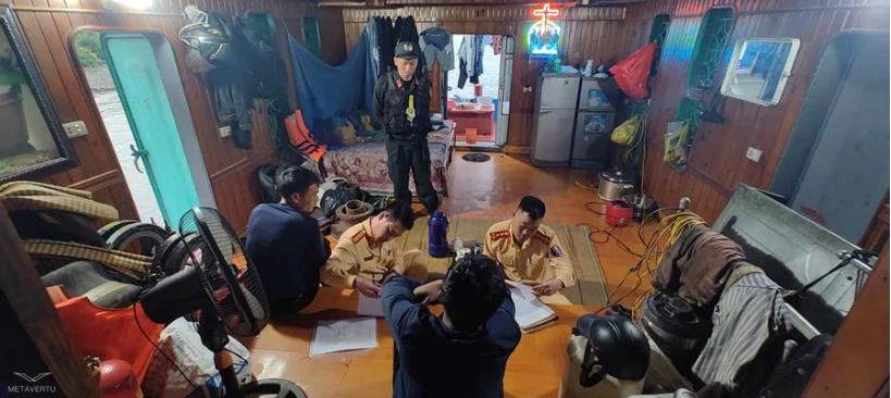 Triệt phá đường dây hóa đơn khống để 'lấp liếm' cát tặc