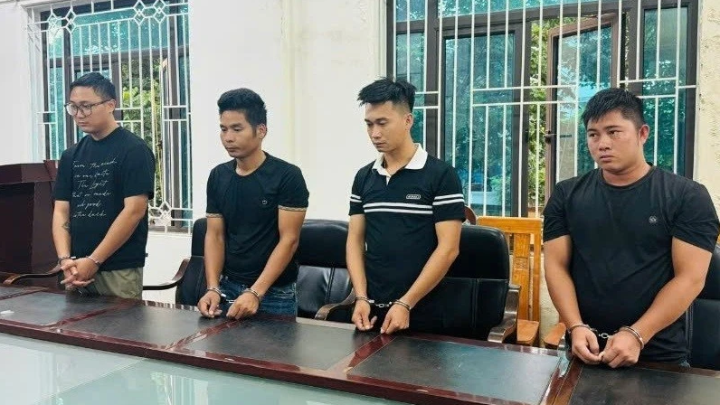 Chặt đứt đường dây buôn lậu gần 100.000 cây dó bầu từ Trung Quốc vào Việt Nam