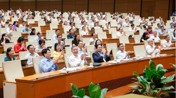 Loạt quy định mới "siết" hoạt động quảng cáo của người nổi tiếng
