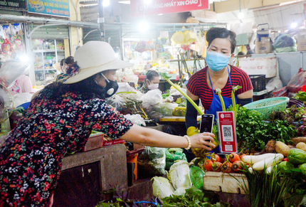Việt Nam tăng tốc số hóa: Điện thoại thay thế ví tiền