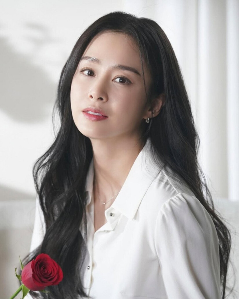 'Nữ thần quốc dân' Kim Tae Hee lo lắng ngoại hình ở tuổi U50