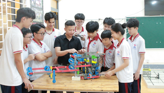 Học sinh phổ thông sẽ được miễn hoặc hỗ trợ học phí từ năm học 2025–2026