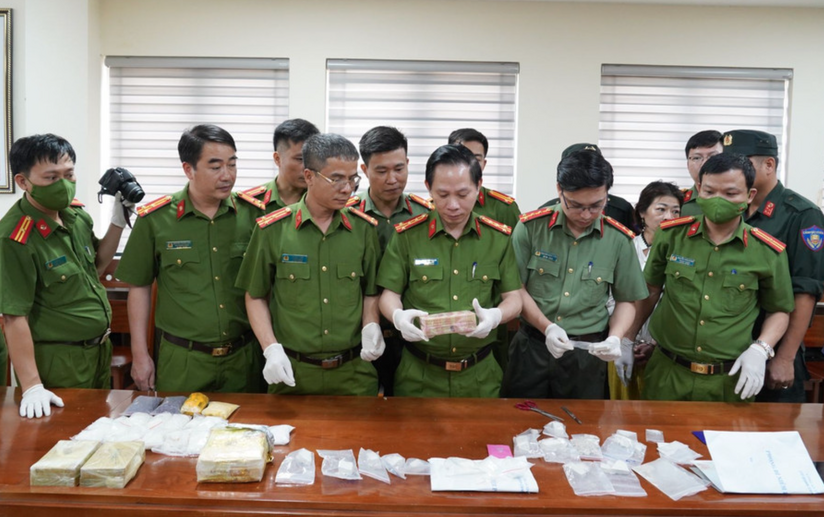 Chặt đứt 'vòi bạch tuộc', thu hơn 5kg ma tuý và súng đạn