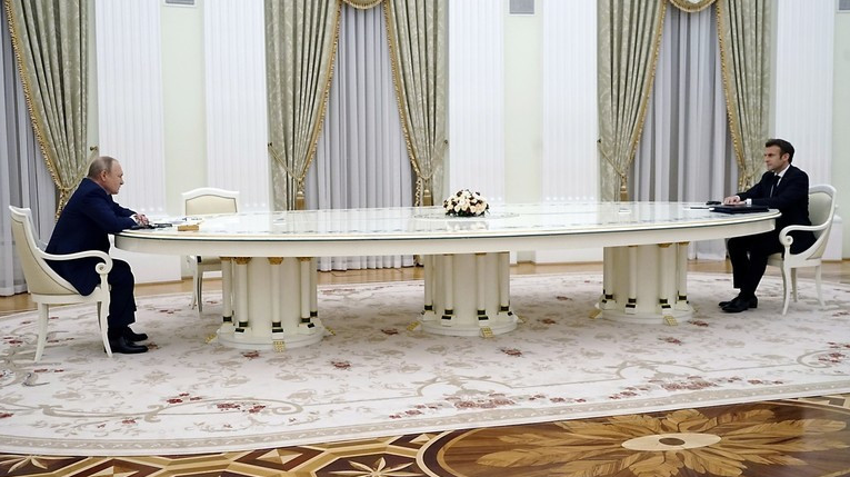 Nội dung cuộc trò chuyện đầu tiên sau ba năm giữa hai nhà lãnh đạo Nga, Pháp