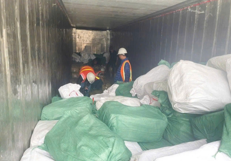 Chuyển vụ án xuất khống 1.400 tấn chân gà sang cơ quan công an
