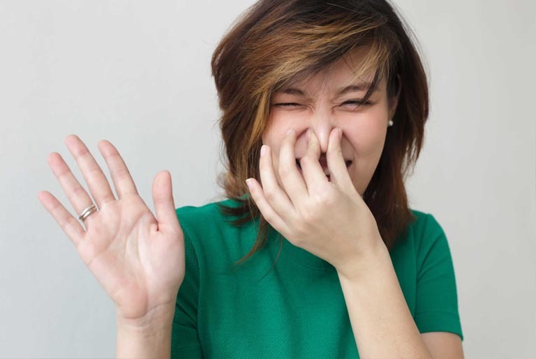 Mùi hôi vùng kín khiến bạn mất tự tin? Có cách khắc phục!
