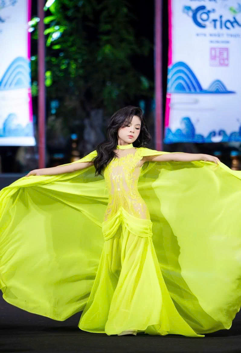 Show diễn thời trang “Bước ra từ cổ tích” chinh phục khán giả nhỏ tuổi