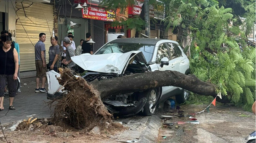 Vụ ôtô đâm liên hoàn trên phố, một nạn nhân đã tử vong