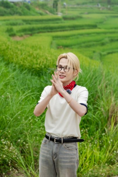 Jack - J97 xuất hiện trở lại trong gameshow truyền hình, tình nguyện nướng vịt phục vụ dàn nghệ sĩ