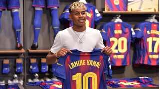 Thần đồng Yamal tiếp quản áo số 10 của Messi tại Nou Camp