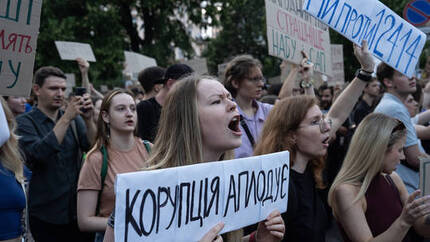 Biểu tình rầm rộ ở nhiều thành phố của Ukraine để phản đối ông Zelensky