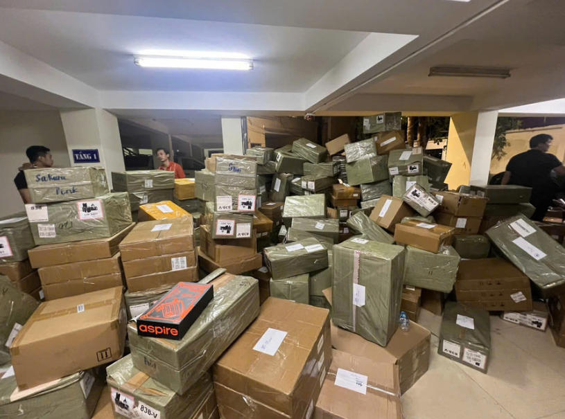 Triệt phá đường dây kinh doanh 127.000 sản phẩm thuốc lá điện tử