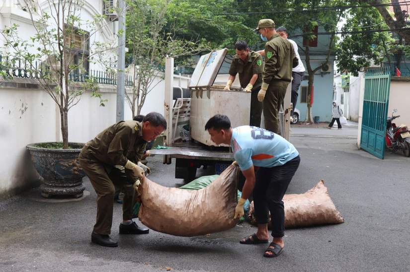 Phát hiện lượng lớn mỡ lợn bẩn trong cơ sở chế biến chui ở Phú Thọ