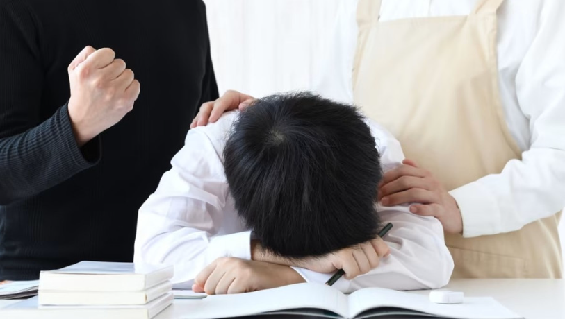 Áp lực học thêm đè nặng học sinh Singapore
