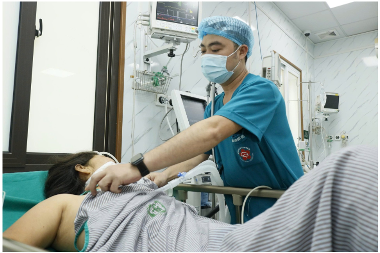 Nắng nóng cực điểm, bác sĩ cảnh báo về thông tin "thời tiết tăng 1°C, tăng 10% nguy cơ đột quỵ"