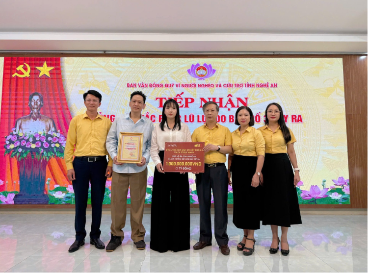 Ca sĩ Duy Mạnh "bắt" ứng trước 1 tỷ đồng hỗ trợ người dân vùng lũ Nghệ An mới tham gia liveshow