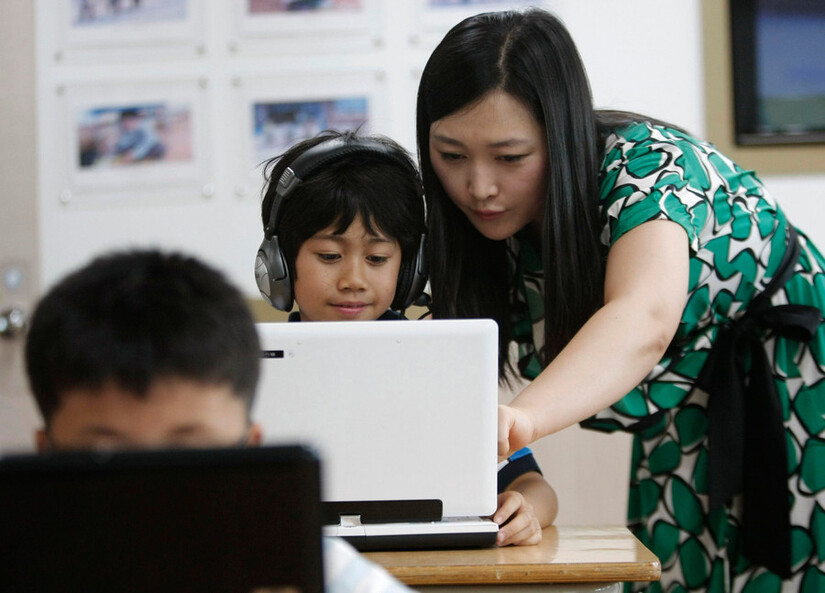 Hàn Quốc dừng sử dụng sách giáo khoa AI