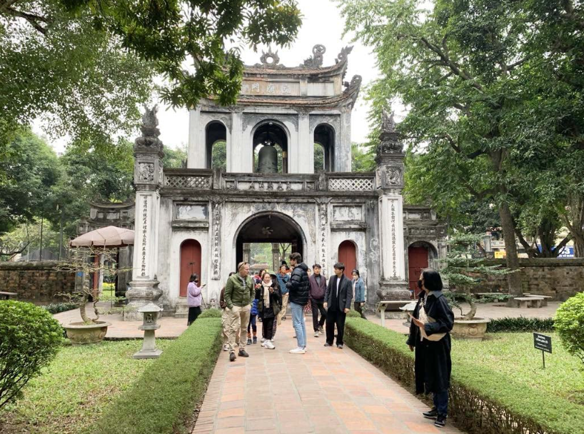 Hà Nội "cháy" phòng khách sạn phố cổ vì khách "săn" chỗ xem diễu binh dịp nghỉ lễ 2/9