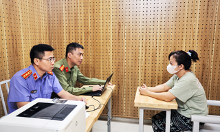Cẩn trọng để không mua phải sách giáo khoa giả