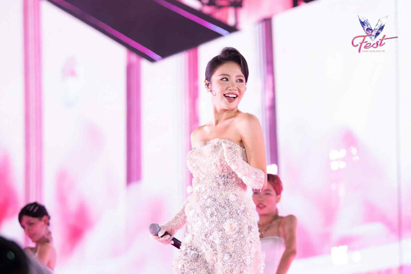 Dàn sao đình đám 'cháy' hết mình với V Fest - Thanh xuân rực rỡ