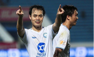 Văn Toàn nghỉ hết lượt đi V-League 2025/26