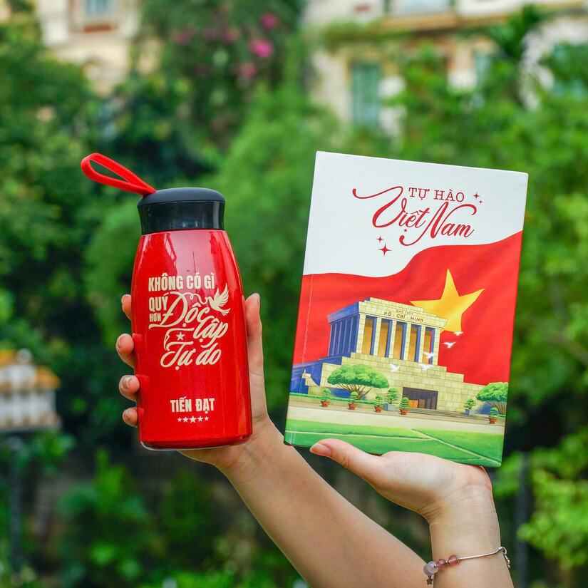  Giới trẻ 'lên đồ' rực rỡ đón Quốc khánh 2/9