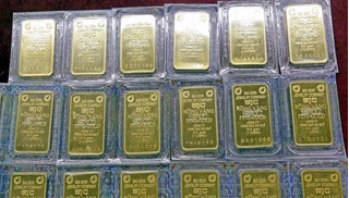 Giá vàng ngày đầu tuần 18/8 trong nước duy trì ổn định, còn thế giới đi ngang