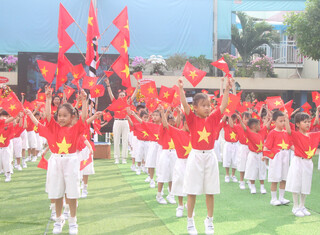 TPHCM tiếp tục thúc đẩy cho trẻ mầm non làm quen với tiếng Anh