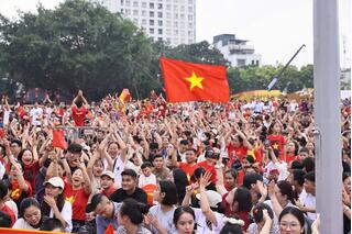 Hà Nội rực rỡ hướng tới ngày Đại lễ