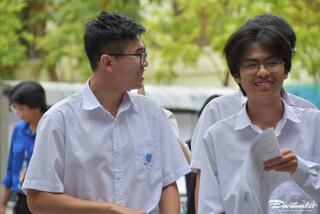 Điểm chuẩn nhiều ngành chạm đỉnh 30