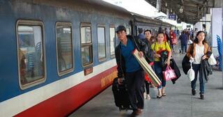 Tạm dừng 3 chuyến tàu khách tuyến Bắc-Nam tránh bão số 5