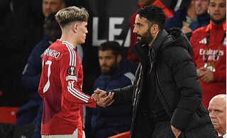 Man United bán ngôi sao với giá không tưởng