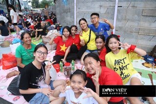 Người dân TP.HCM tấp nập lên đường đi chơi, ra Hà Nội xem diễu binh A80 dịp lễ 2/9