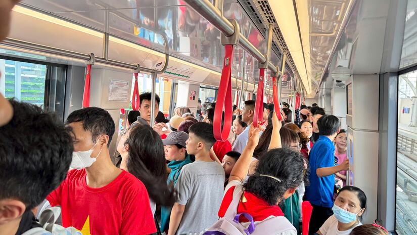  Tàu điện Hà Nội phục vụ gần 2 triệu lượt hành khách dịp Quốc khánh