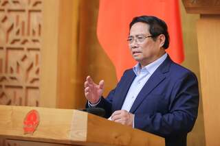 Thủ tướng “lệnh” siết tín dụng đầu cơ, khẩn trương xây dựng trung tâm tài chính quốc tế trước 15/9