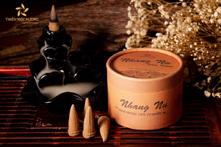 Xông trầm hương tháng 7 Âm lịch - Thanh lọc không gian, bảo vệ gia đình