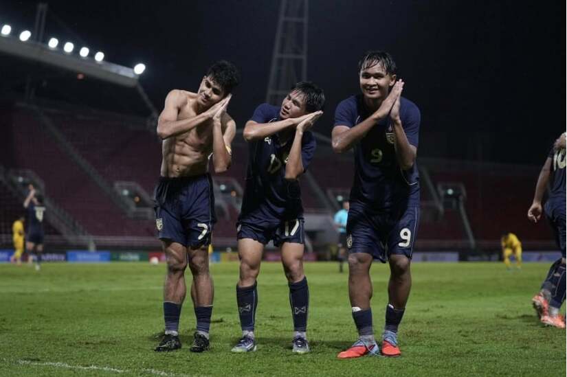 Vì sao trận U23 Thái Lan vs U23 Malaysia bị hoãn 90 phút?