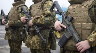 Ukraine gấp rút chuẩn bị huy động phụ nữ