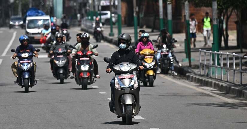 Nepal dỡ bỏ lệnh giới nghiêm toàn quốc sau khi có nữ thủ tướng đầu tiên