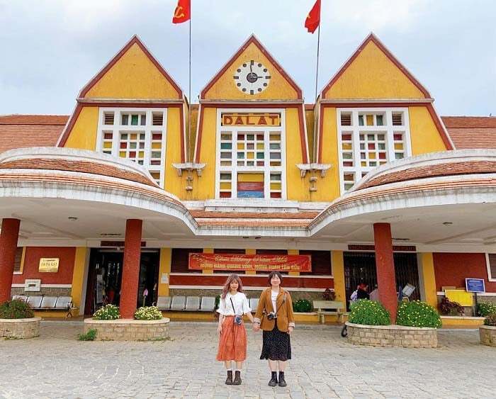 Những ga tàu đẹp nhất Việt Nam khiến giới trẻ "sốt xình xịch"