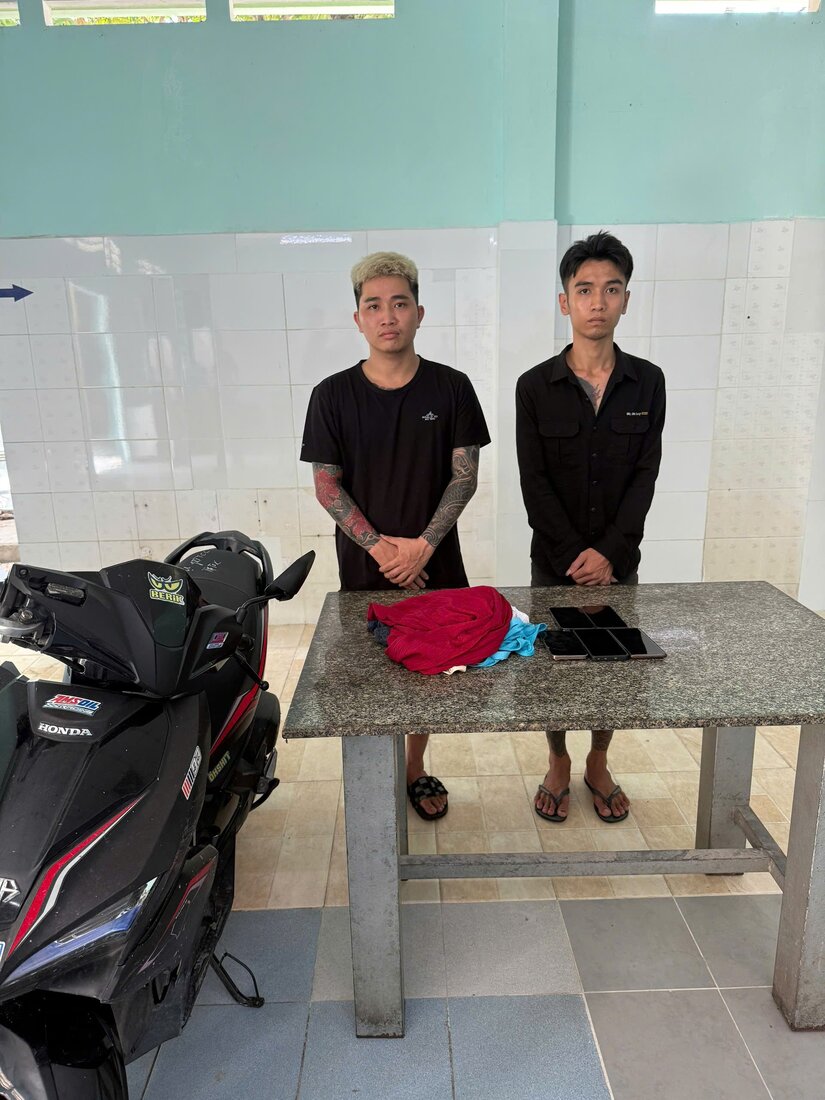 Bắt 2 tiktok “Thuận khùng báo đời” và “Minh báo đời yêu em” dàn dựng clip phản cảm, gây rối