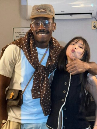 V (BTS) và Jennie (BLACKPINK) tiếp tục vướng nghi vấn hẹn hò