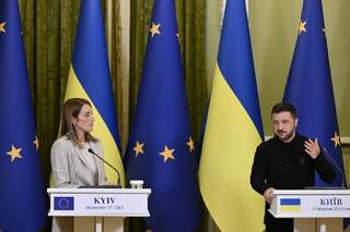 Tổng thống Zelensky cầu xin EU, NATO 60 tỷ USD để cầm cự trước Nga