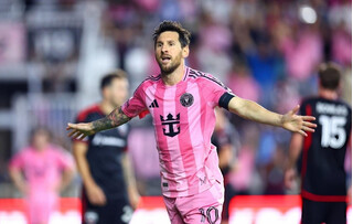 Lionel Messi tiến sát mốc 900 bàn thắng