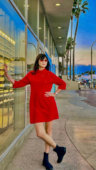 'Nữ hoàng ảnh lịch' vang bóng một thời mắc kẹt ở nước ngoài vì siêu bão Ragasa