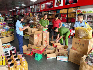 Công an Bắc Ninh phát hiện 4.150 chiếc bánh nhập lậu trước thềm Tết Trung thu