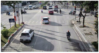 Camera AI ghi nhận hơn 1.400 trường hợp vượt đèn đỏ trong 12 tiếng